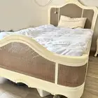 سرير خشب سكري ملبس راتان بني