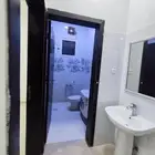 للإيجار شقه حي التعمير غرفتين وصاله