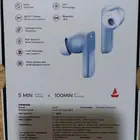 سماعه ولا مره استخدمت 40 ساعه مدة الشحن نصف ساعه