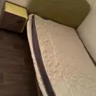 سرير وكمدينه ومكتبه اللي محتاجهم يأخذهم
