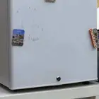 ثلاجة الطول نص متر والعرض نص متر والعمق نص متر