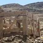 صناديق خشبية وطبليات