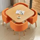 طاولة و كراسي للبيع