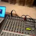 دي جي و سماعات الرياض