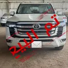 جيب لاندكروزر ابيض GXR 3 2024 اصفار سعودي (تم البيع)