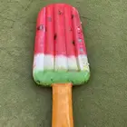 بضاعه عوامات تشميس للبحر ومسابح على شكل ايس كريم بطيخ