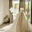 فستان عروسه