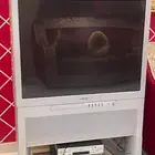 تلفزيون سوني كبير مع الطاوله حقته