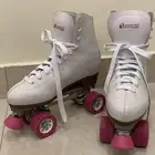 حذاء تزلج رباعي العجلات