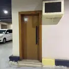غرفه سائق للايجار مع الحمام شامل المويا والكهرباء ب 800
