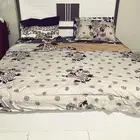 السرير للبيع مستخدم نظيف