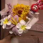 باقات ورد من خيوط الصوف