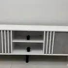 طاوله شاشه نظيفه