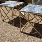 طاولات خدمة ولوحات جدارية