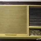ثلاجة ومكيف للبيع أجهزة كهربائية