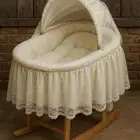 سرير مولود جديد ونظيف