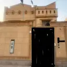 فله درج داخلي مساحه 388 في حي اليرموك للبيع