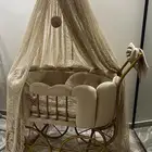 سرير استقبال مواليد نظيف