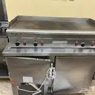 غريل كهربائي للبرغر والستيك وثلاجه ستيل
