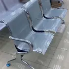 كرسي انتظار جلد و كرسي انتظار حديد و مكتب طقم فخم حق مدير