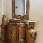 طاوله مع ملحقاتها كامله