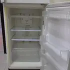 ثلاجة لون أبيض مستعملة للبيع على السوم