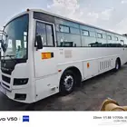 باصات اشوك ستة وستون راكب مع سائق