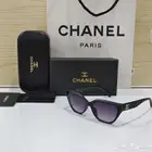 نظارات شمسية رجالية و نسائي جوده ممتازه مع ملحقاته كامل