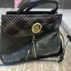 شنطة نسائيه جديده ب100 ريال قابله للتفاوض