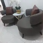 2 كنبه من المطلق بحاله ممتازه التواصل خاص