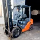 تأجير رافعات شوكيه وشيز لفت جميع انواع المقاسات