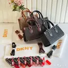 عرض 4شنط ماركه مع هدايا شامل التوصيل والشحن