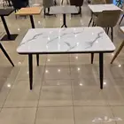 طاولات وكراسي