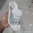 واحذيه رسميه شانيل اسيكس ديور ولويس فيتون وفندي قوتشي