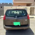 بيجو 5008. 2015