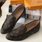 فلات ماركات متنوعة نسائي