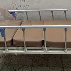 سرير طبي غير كهربائي للبيع