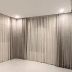 ستائر ويفي حديثه