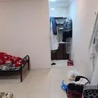 اريد شخص يمني يشاركني في الغرفه في الدمام حي الضباب يكون