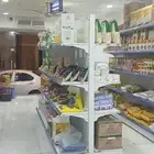 بقالة تموينات للبيع بكامل اغراضها