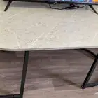 طاولة رخام