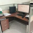 مكتب زاويه 125 سم جديد يصلح لأكثر من استخدام