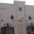للاجار شقة دور اول حي الدكاترة خمس غرف شبه جديد28الف ا