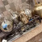 قهوجين صبابين رجال ونساء سماعات مكيفات طاولات وكراسي