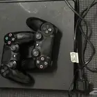 سوني 4 للبيع مع يدين السعر قابل للتفاوض