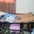 تلفزيون كبير و عدد 2 سرير