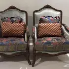 كنب وطاولات للبيع