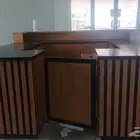 طاولات عرض وكاشير تفصيل خشب