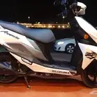 للبيع افينوس سوزوكي اللون ابيض موديل 2023