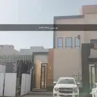 للايجار فيلا فاخرة في شمال الرياض